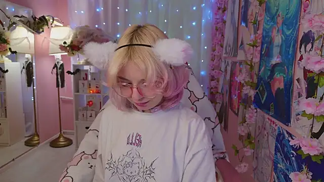 Coconut Mia online show from October 24, 9:44 pm