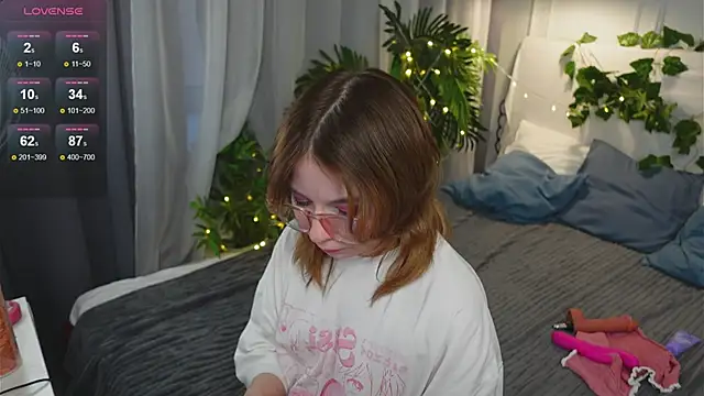 Coconut Mia online show from April 26, 2:53 am