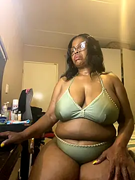 Nomthie online show from November 20, 8:52 pm