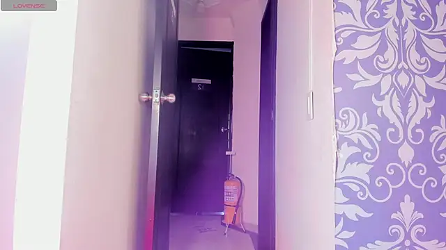 ice queen  online show from October 12, 4:06 pm