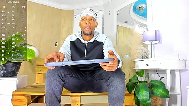 RicoBrown777  online show from June 21, 3:53 am