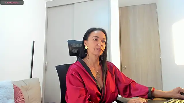 Evawalker  online show from September 12, 8:20 pm