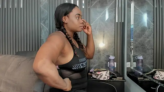 SaraiEvans online show from October 4, 5:16 am