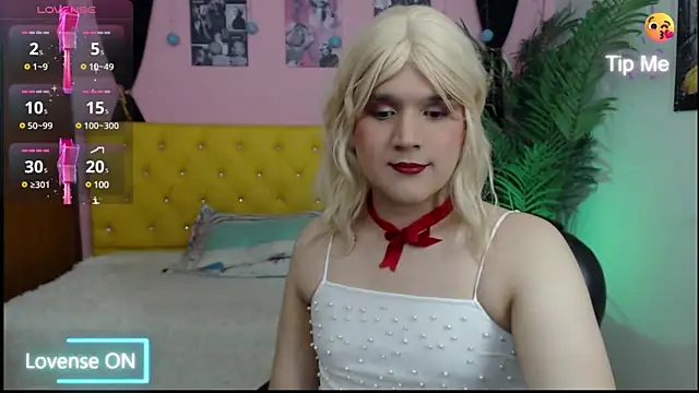 Snapshot of Aidan_twink chatting on December 8, 11:08 pm Aidan twink online show from December 8, 11:08 pm