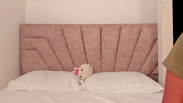 SavannahWildee online show from November 3, 12:17 pm