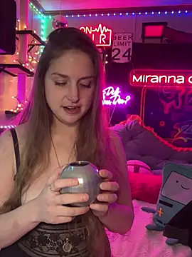 Snapshot of mirannacult chatting on December 26, 1:43 pm mirannacult online show from December 26, 1:43 pm