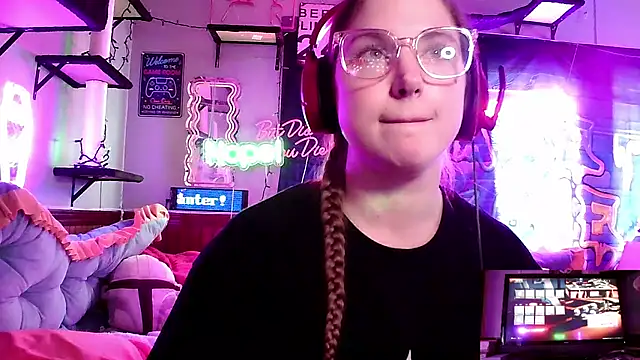 Snapshot of mirannacult chatting on February 1, 6:08 pm mirannacult online show from February 1, 6:08 pm