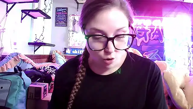 Snapshot of mirannacult chatting on February 8, 4:25 pm mirannacult online show from February 8, 4:25 pm
