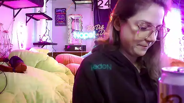 Snapshot of mirannacult chatting on February 22, 5:13 pm mirannacult online show from February 22, 5:13 pm