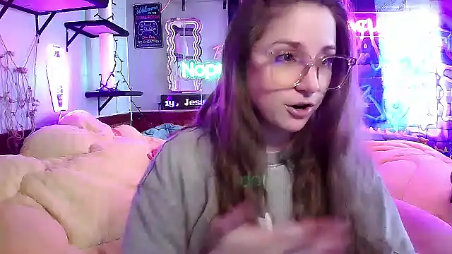Snapshot of mirannacult chatting on February 23, 4:57 pm mirannacult online show from February 23, 4:57 pm