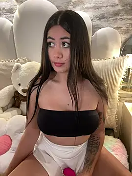  MadiLee  online show from March 9, 8:42 pm