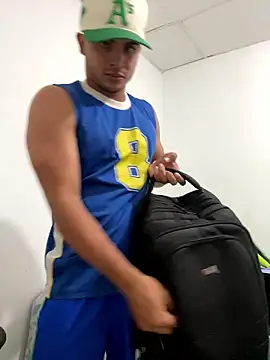 Snapshot of Mentriplex chatting on January 10, 2:57 am Mentriplex online show from January 10, 2:57 am