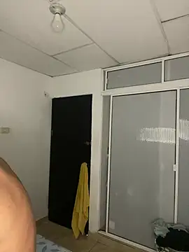 Snapshot of Mentriplex chatting on January 13, 3:56 am Mentriplex online show from January 13, 3:56 am