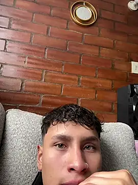 Snapshot of pipeynick chatting on April 6, 6:42 pm pipeynick online show from April 6, 6:42 pm