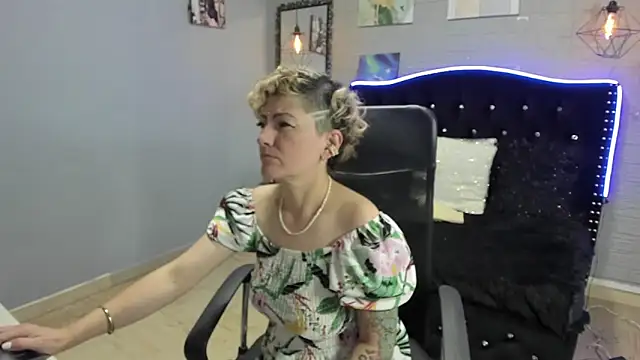 Maria fernandaxxx  online show from December 15, 3:45 am