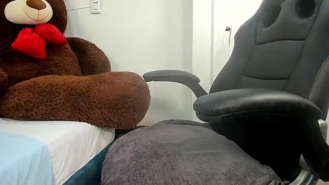 Snapshot of karina_mason chatting on October 29, 12:18 pm karina mason online show from October 29, 12:18 pm