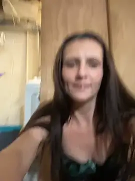 snowrillaxxx online show from May 20, 5:35 am