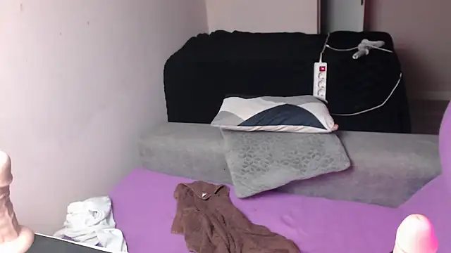 SOFIASWEETSECRETT online show from May 9, 5:01 am