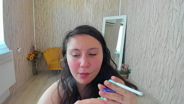 AishaRouhi online show from January 9, 11:25 am