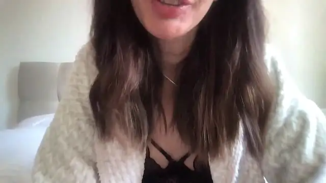 paolajonez online show from September 21, 12:40 pm