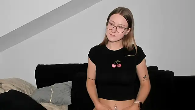 laurasommer online show from May 19, 2:12 pm