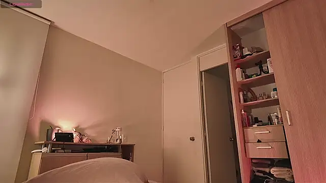 Snapshot of juanasnz99 chatting on September 27, 1:54 am juanasnz99 online show from September 27, 1:54 am