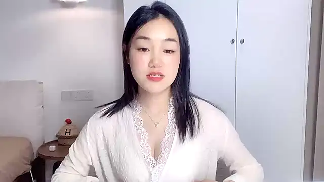 cloud8822 online show from April 22, 1:56 pm