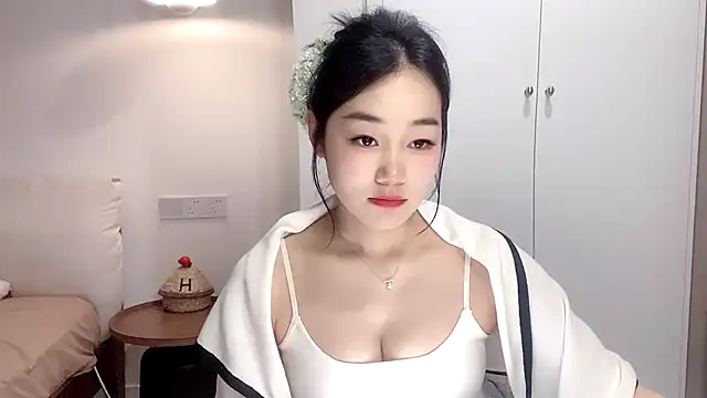 cloud8822 online show from April 23, 1:02 pm