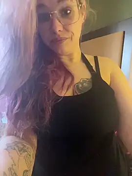 Snapshot of Lalalynn chatting on February 12, 7:20 pm Lalalynn online show from February 12, 7:20 pm