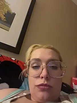 Snapshot of Lalalynn chatting on February 25, 5:50 am Lalalynn online show from February 25, 5:50 am