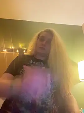 Snapshot of Lalalynn chatting on March 14, 10:21 am Lalalynn online show from March 14, 10:21 am