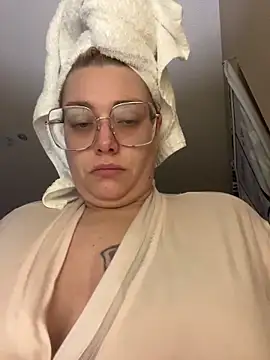 Snapshot of Lalalynn chatting on March 25, 2:23 pm Lalalynn online show from March 25, 2:23 pm