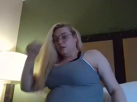 Snapshot of Lalalynn chatting on March 27, 7:13 pm Lalalynn online show from March 27, 7:13 pm