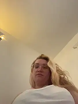 Lalalynn online show from April 27, 7:56 pm