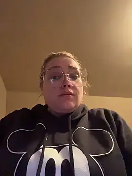 Lalalynn online show from May 11, 8:09 am