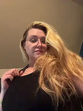Lalalynn online show from May 20, 1:28 pm