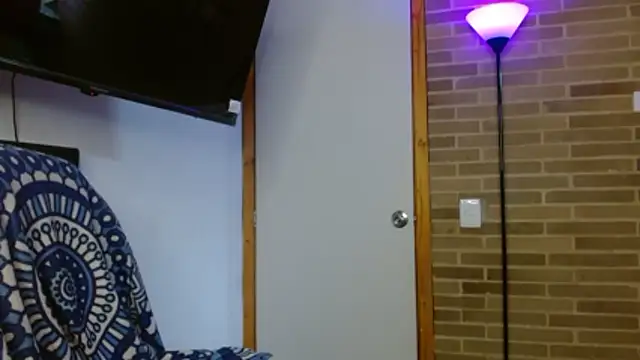 helenacyruss online show from November 24, 7:35 pm