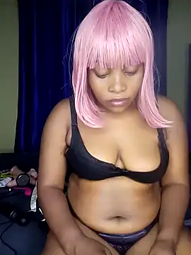 Snapshot of Queenshaz01 chatting on January 12, 11:28 am Queenshaz01 online show from January 12, 11:28 am