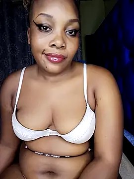 Snapshot of Queenshaz01 chatting on February 26, 2:48 am Queenshaz01 online show from February 26, 2:48 am