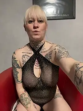 poussichienne online show from February 27, 4:53 pm