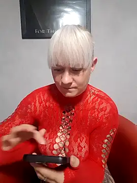 poussichienne online show from September 12, 7:41 am