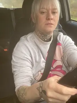 poussichienne online show from November 15, 12:02 pm