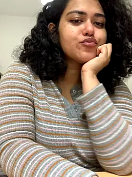 Curvydesifromgermany online show from October 7, 11:40 am