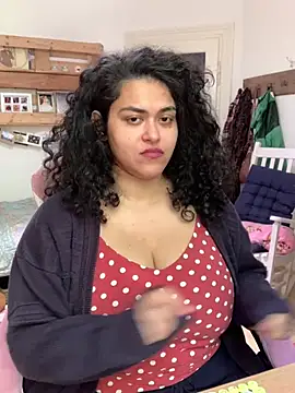 Curvydesifromgermany online show from May 14, 11:50 am