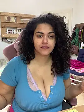 Curvydesifromgermany online show from May 20, 2:01 pm