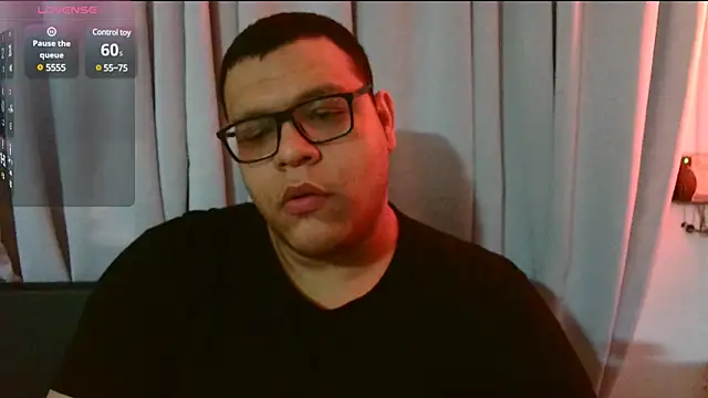 Snapshot of chubbyboy2431 chatting on February 10, 3:57 am chubbyboy2431 online show from February 10, 3:57 am