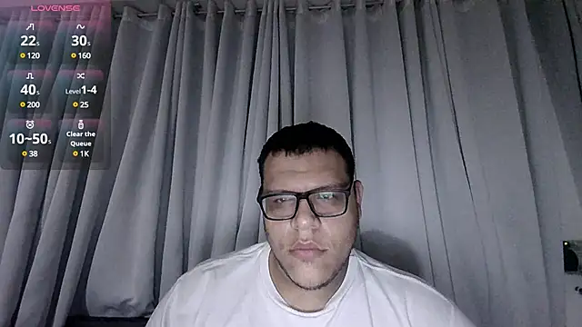 Snapshot of chubbyboy2431 chatting on February 19, 4:55 am chubbyboy2431 online show from February 19, 4:55 am