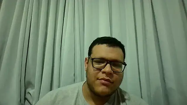 Snapshot of chubbyboy2431 chatting on February 23, 12:08 am chubbyboy2431 online show from February 23, 12:08 am