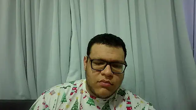 Snapshot of chubbyboy2431 chatting on February 27, 9:14 pm chubbyboy2431 online show from February 27, 9:14 pm