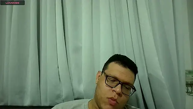 Snapshot of chubbyboy2431 chatting on March 17, 9:22 am chubbyboy2431 online show from March 17, 9:22 am
